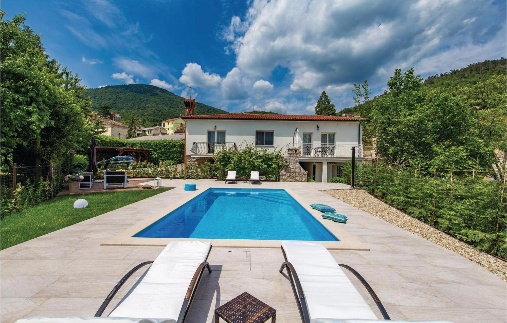 Lovely Home In Matulji With Outdoor Swimming Pool Kültér fotó