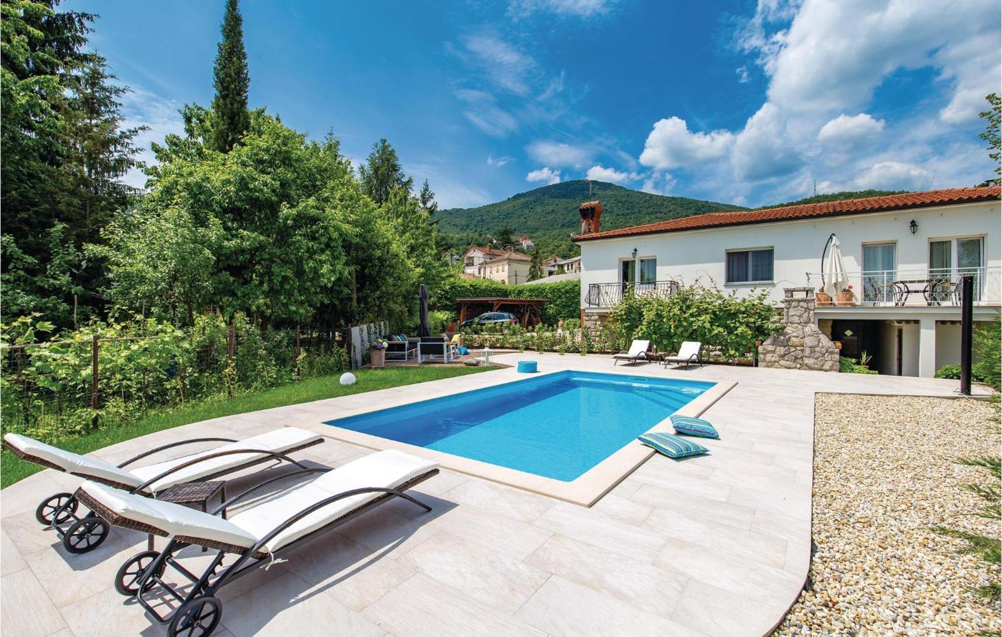 Lovely Home In Matulji With Outdoor Swimming Pool Kültér fotó
