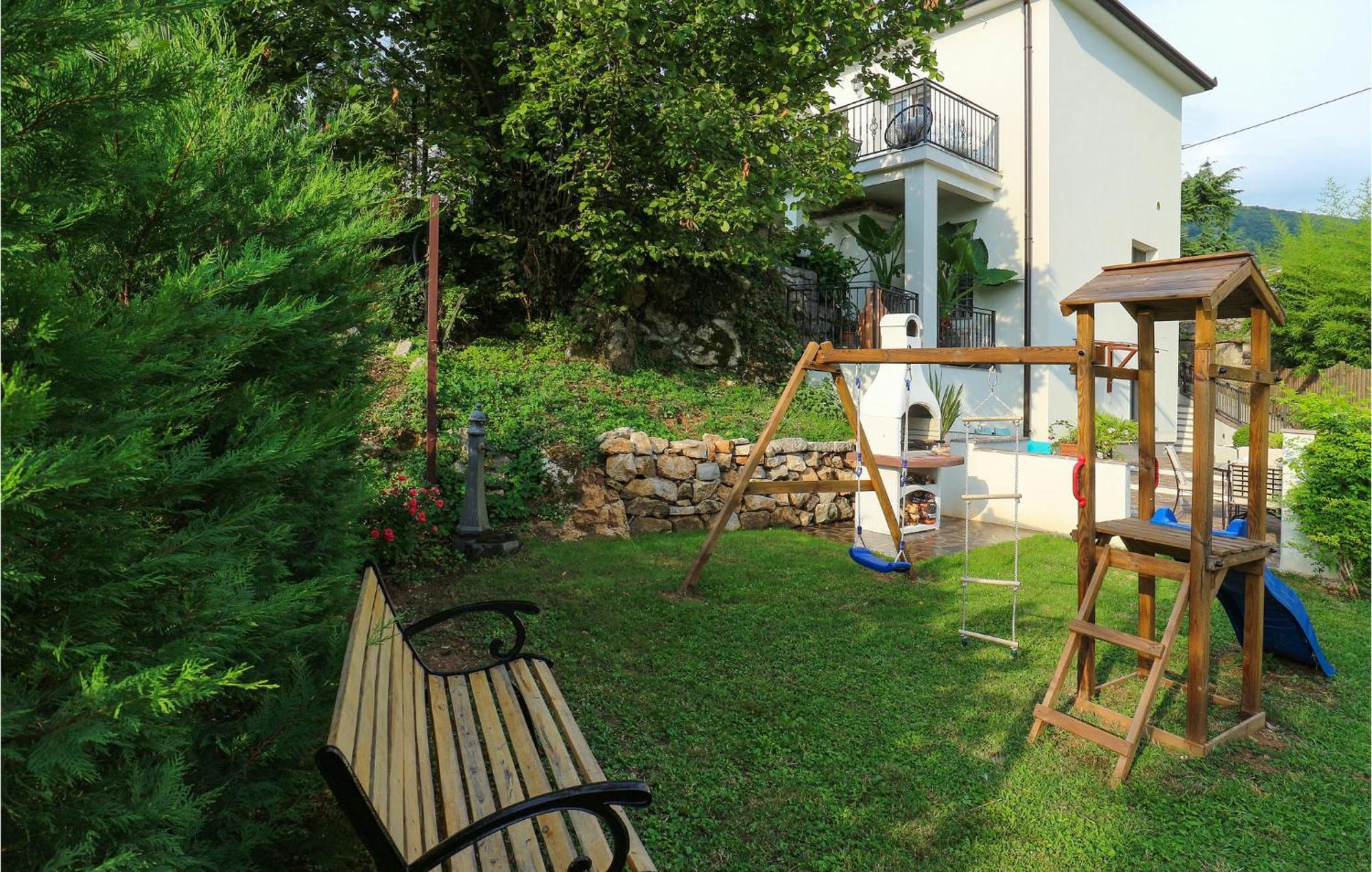 Lovely Home In Matulji With Outdoor Swimming Pool Kültér fotó